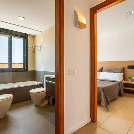 Stunning Penthouse With Rooftop Terrace & Pool Apartment *